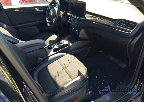 2023 Ford Escape St-Line from USA, damaged, VIN 1FMCU0MN8PUB36950